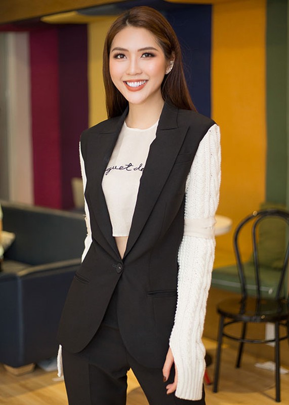 Tuong Linh cover “Em gai mua” gay sot truoc khi thi Miss Intercontinental